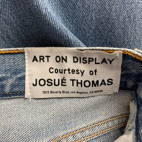 DÉPARTEMENT GALERIE. Taille 26 Jean évasé unique lavé en denim bleu clair redessiné