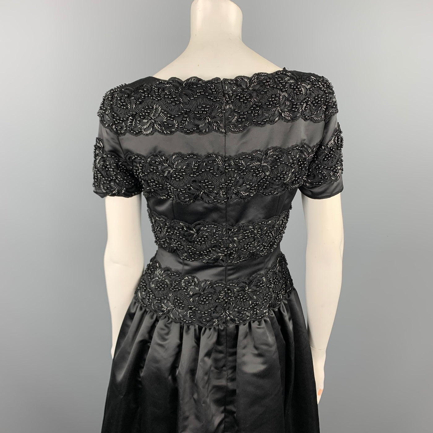 Vintage OSCAR DE LA RENTA Size 4 Black Beaded Satin Polyester Evening Gown