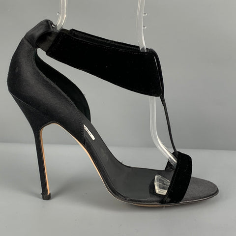 MANOLO BLAHNIK Size 9 Black Satin T- Strap Sandals