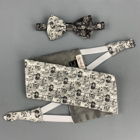 Vintage GIANNI VERSACE Silver & Black Jacquard Silk Cummerbund & Bow Tie Set