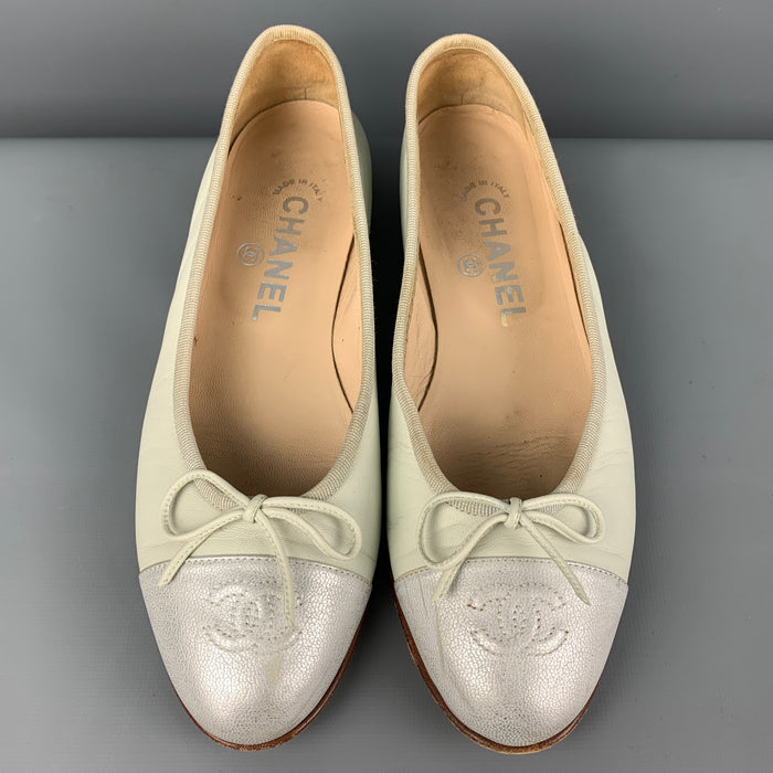 CHANEL Talla 7 Bailarinas con punta de cuero color menta