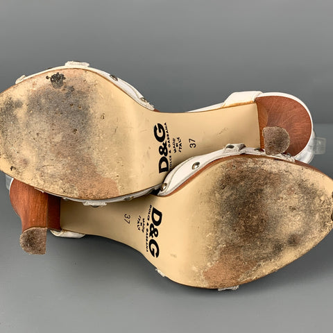 D&amp;G by DOLCE &amp; GABBANA Sandalias de plataforma blancas talla 7