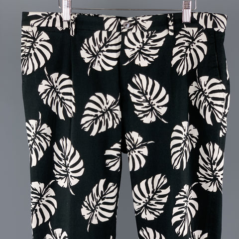 DOLCE &amp; GABBANA Taille 36 x 31 Pantalon décontracté en coton à feuilles noires et blanches