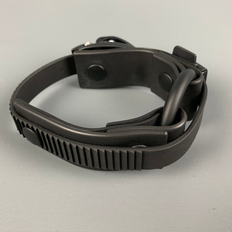 INNERRAUM Black Polyurethane Object B01 Shell Cuff Bracelet