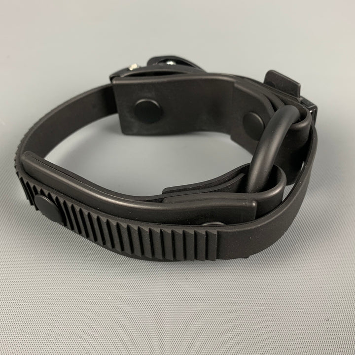 INNERRAUM Black Polyurethane Object B01 Shell Cuff Bracelet