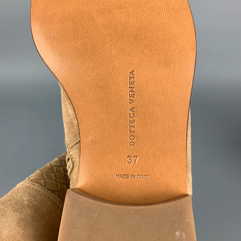 BOTTEGA VENETA Botas hasta la rodilla tejidas de ante beige Talla 7