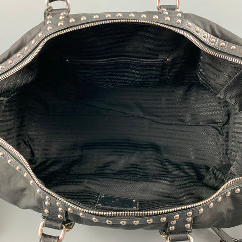 Sacs de sport en nylon avec garniture en cuir clouté noir PRADA