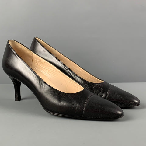 CHANEL Talla 7.5 Zapatos de tacón con punta de cuero negro