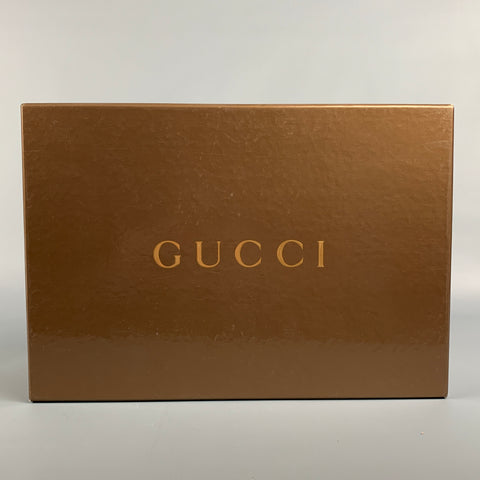 Zapatos de tacón con tira trasera de charol azul marino GUCCI talla 8