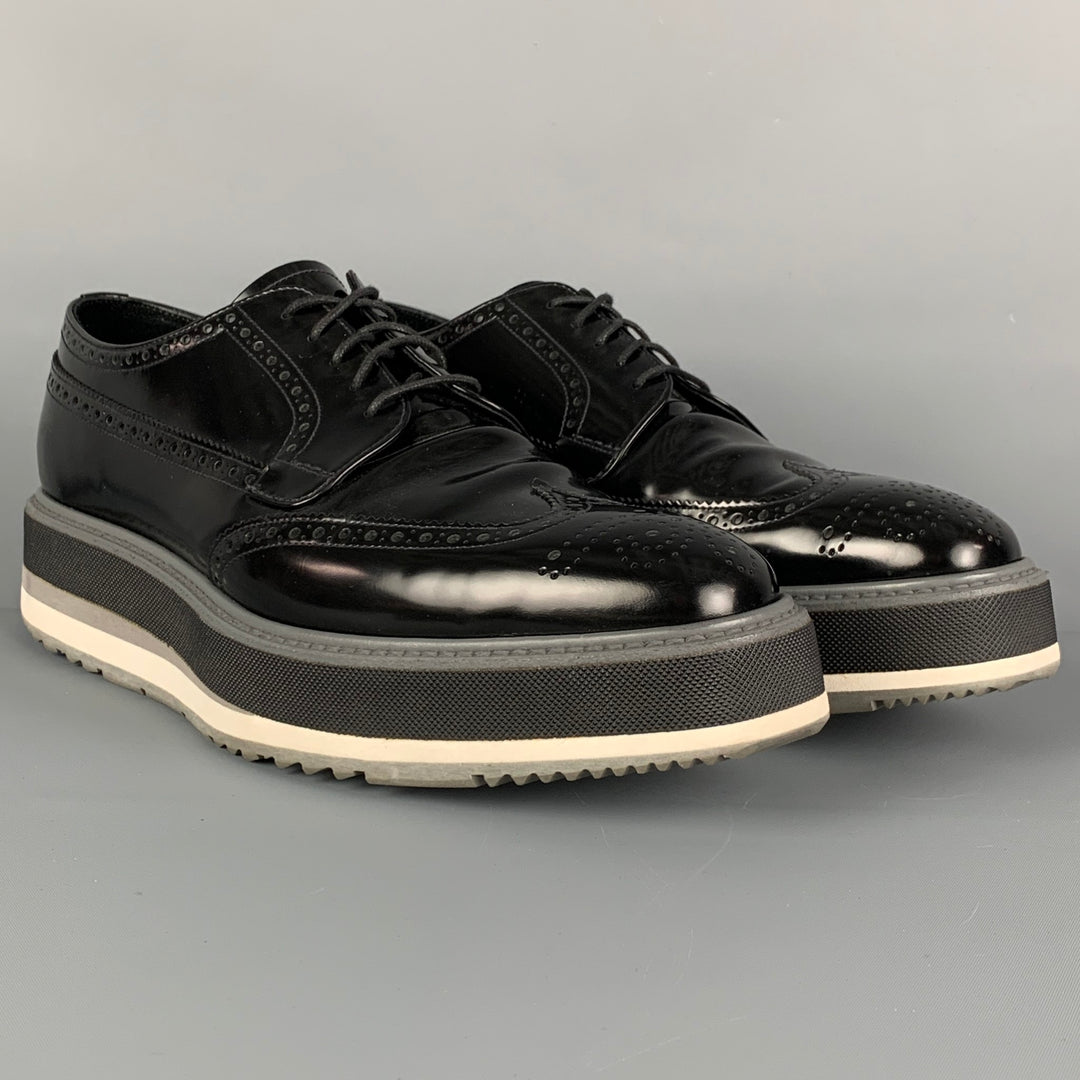 PRADA Talla 9 Zapatos con cordones y plataforma con punta de ala de cuero perforado negro
