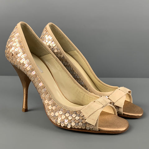 Zapatos de tacón peep toe con lentejuelas y seda color topo de PRADA Talla 6.5