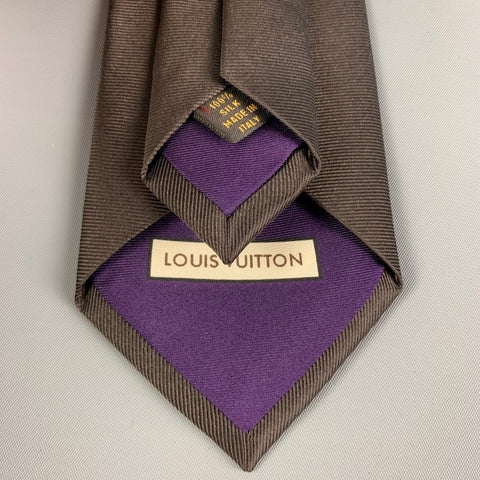 LOUIS VUITTON Cravate en soie à rayures verticales gris marron bordeaux