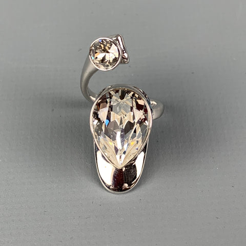 ON AURA TOUT VU PARIS Silver Tone Crystal Fingernail Ring