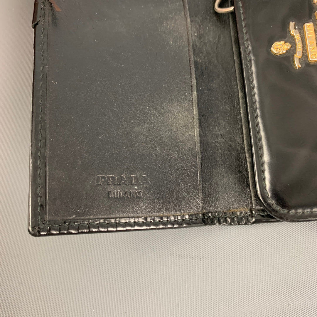 Porta llaves PRADA de charol negro para 4 llaves