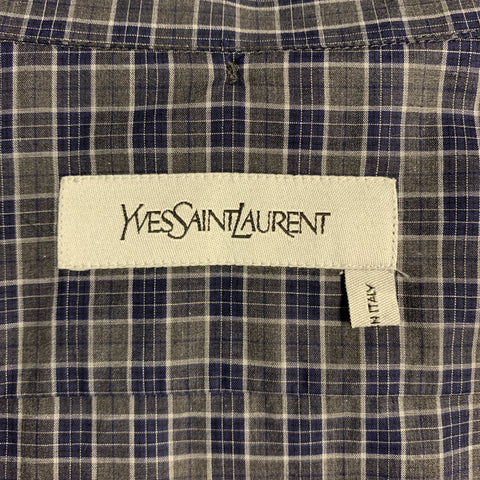 YVES SAINT LAURENT Taille S Chemise à manches longues en coton à carreaux gris et marine, boutonnée avec poche plaquée