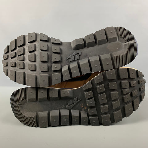 NIKE x SACAI Talla 7.5 Zapatillas de deporte de gamuza con materiales mixtos color tostado y azul marino