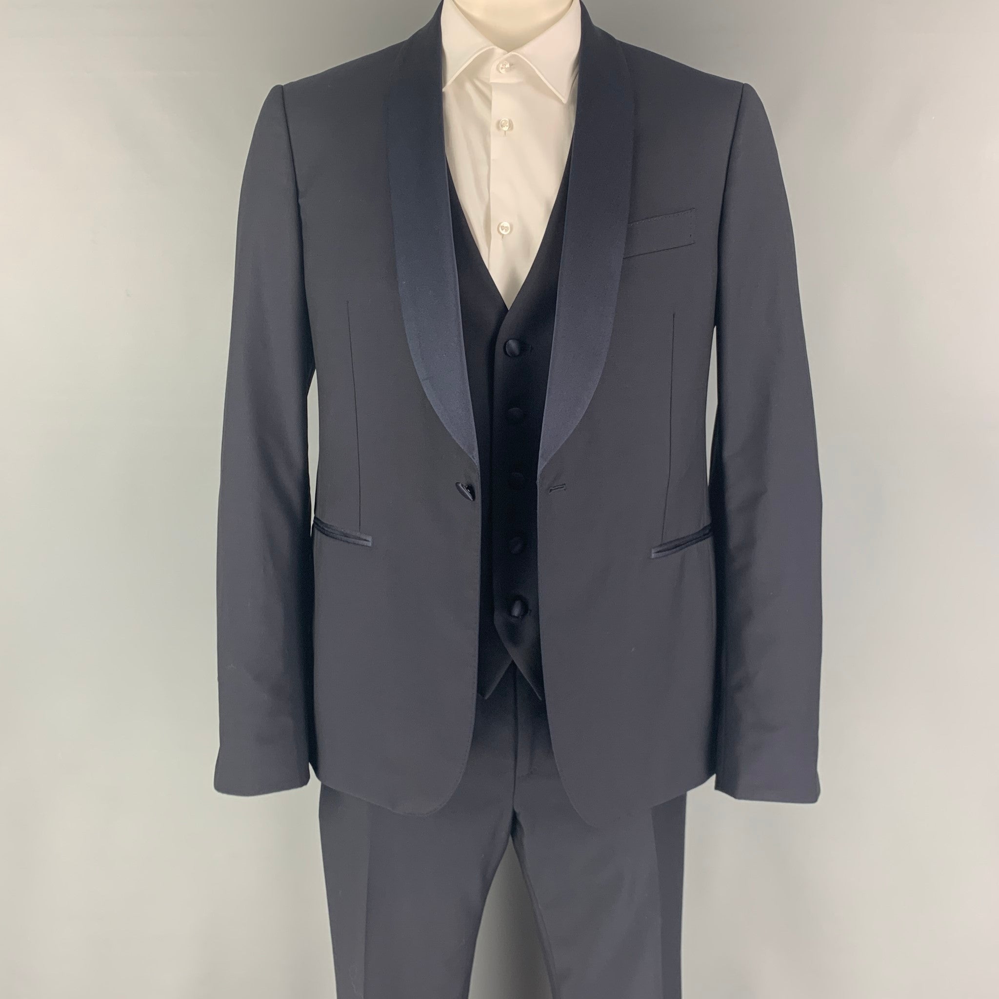 SALVATORE FERRAGAMO Size 42 Navy Wool Mohair Shawl Collar Tuxedo 3 Pie Sui Generis Designer Consignment