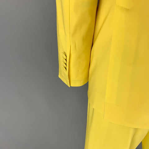 DOLCE & GABBANA Size 48 Yellow Wool Peak Lapel Suit