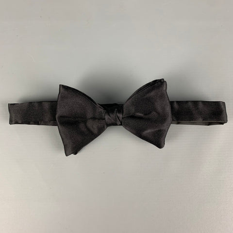 NEIMAN MARCUS Black Silk Bow Tie