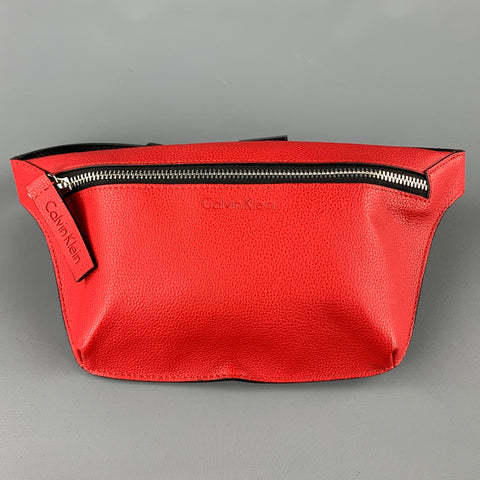 Sac banane en cuir grainé rouge CALVIN KLEIN