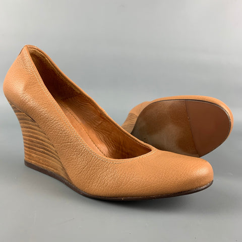LANVIN Size 8 Tan Textured Leather Wedge Pumps