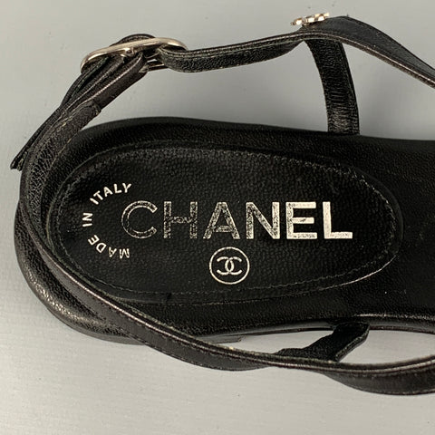 CHANEL Size 7.5 Black Leather Flower Applique Flat Sandals