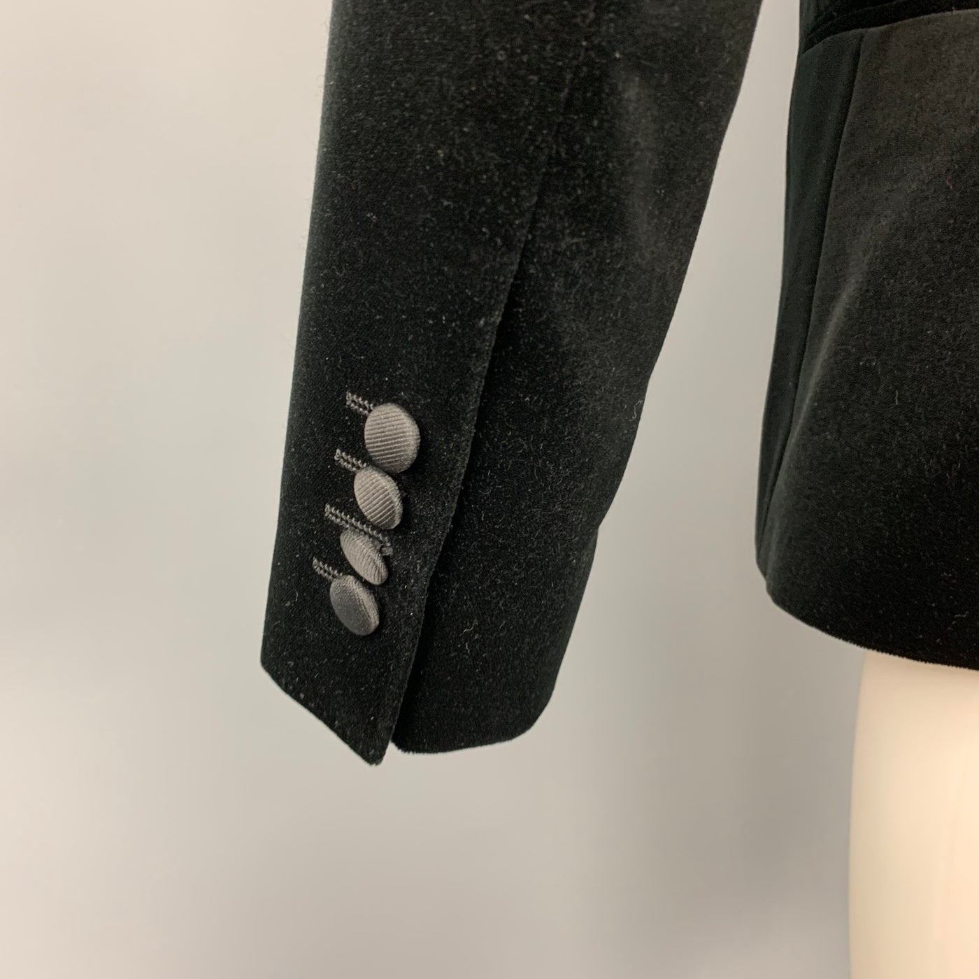 DOLCE & GABBANA Size 40 Black Cotton Velvet Notch Lapel Sport Coat