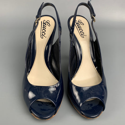 Zapatos de tacón con tira trasera de charol azul marino GUCCI talla 8