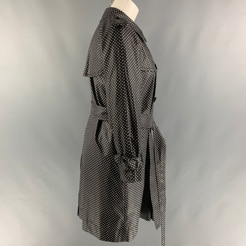 MARC JACOBS Gabardina con cinturón y lunares en mezcla de seda en blanco y negro Talla 4