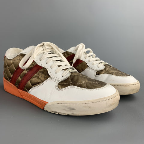 BOTTEGA VENETA Taille 9 Baskets à lacets en cuir matelassé doré