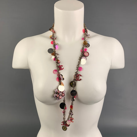 CHANEL S/S 2004 Pink & Silver Enamel Plastic Flower Disc CC Necklace