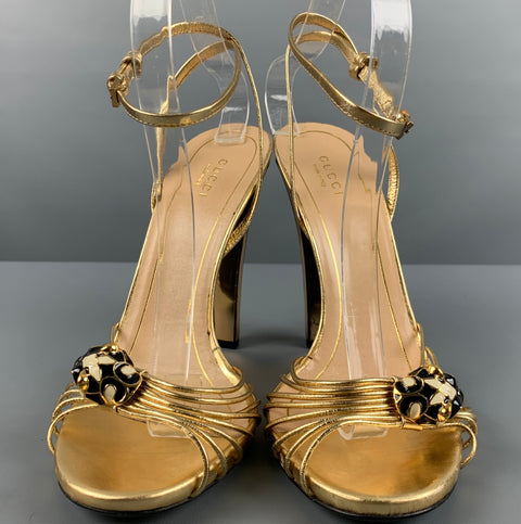 GUCCI Talla 9 Sandalias con tira al tobillo de cuero dorado