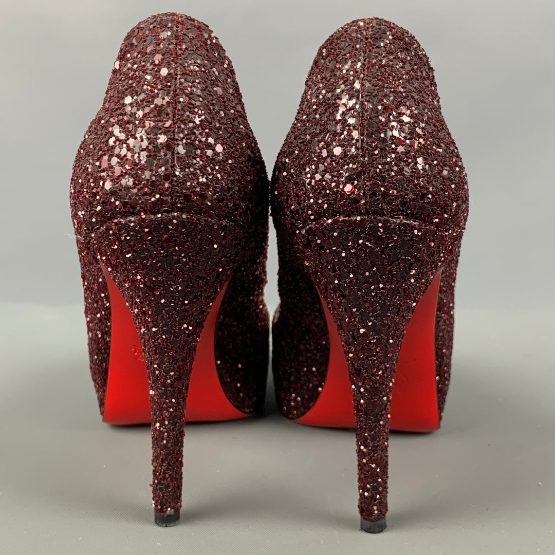 CHRISTIAN LOUBOUTIN Talla 6.5 Zapatos de tacón peep toe con purpurina burdeos