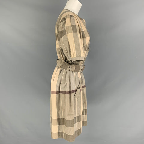 BURBERRY BRIT Talla 12 Vestido con cinturón a cuadros de nailon y algodón en beige oliva
