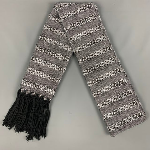 NOT LISTED Black & White Woven Scarf
