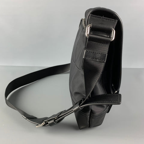 Sac messager à bandoulière en nylon et cuir noir PRADA