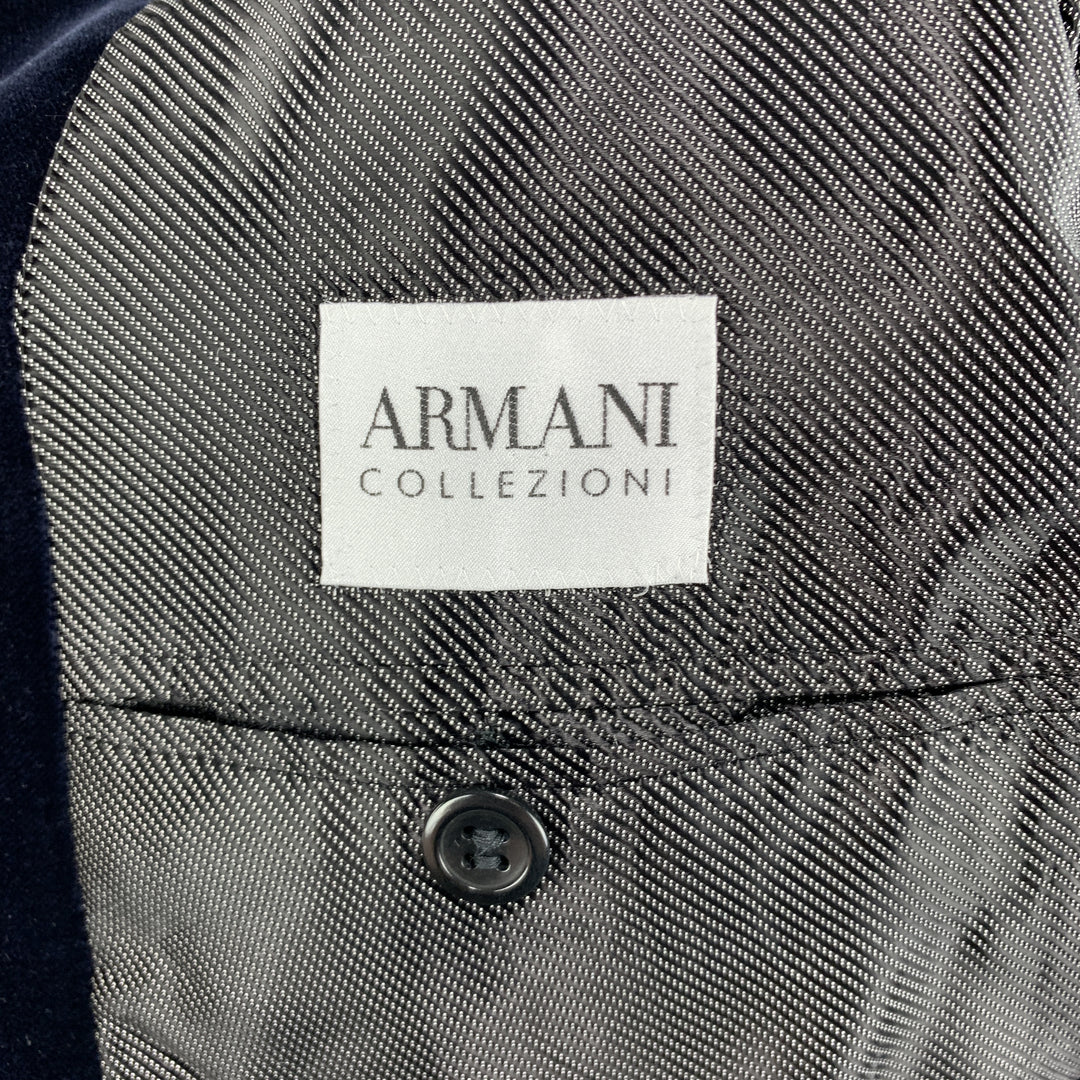 ARMANI COLLEZIONI Size 40 Navy Velvet Notch Lapel Sport Coat