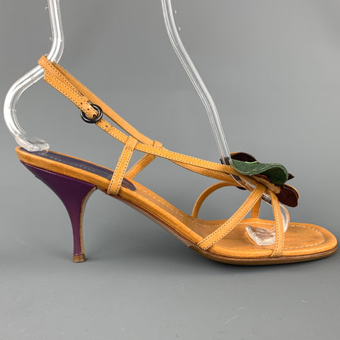 MIU MIU Sandalias destalonadas de cuero con apliques de flores mostaza talla 8.5