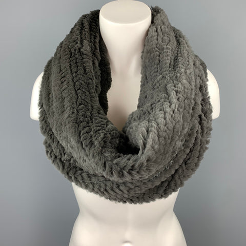 COLLECTION PLUME Châle Eternity en Fourrure Gris Tissé