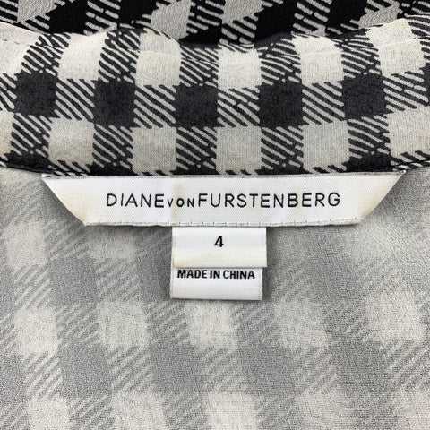 DIANE VON FURSTENBERG Talla 4 Blusa de seda a cuadros en blanco y negro