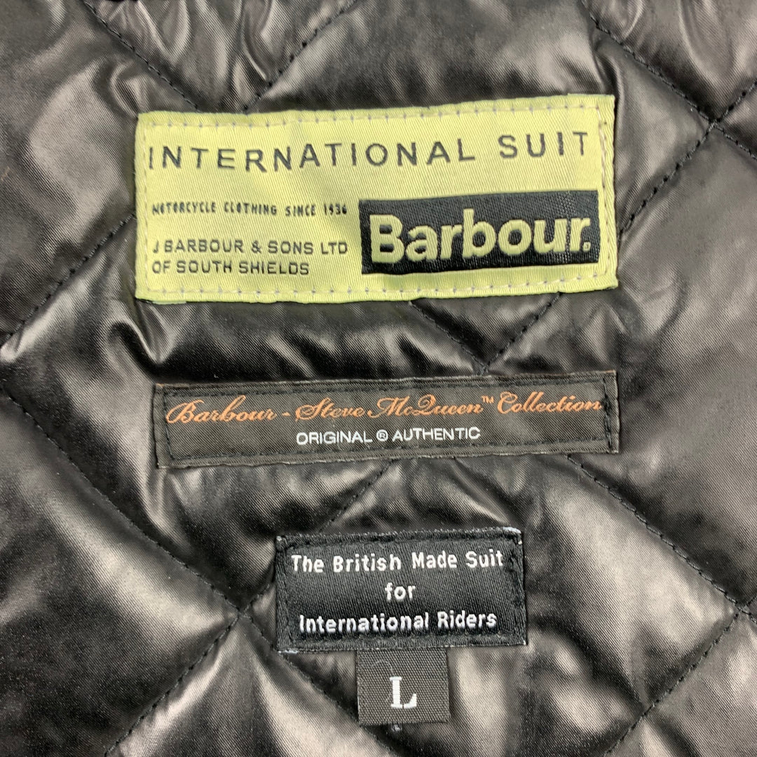 Colección BARBOUR x Steve McQueen Talla L Chaqueta negra acolchada de poliéster con cremallera y broches