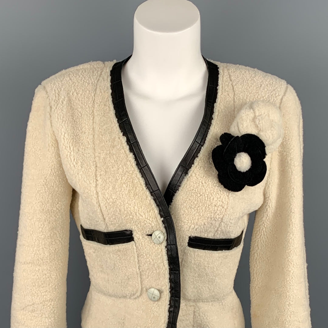 CHANEL 2003 Talla 6 Chaqueta de piel de cordero de piel de oveja color crema y negra