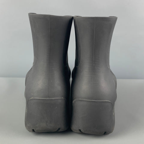 BOTTEGA VENETA Size 4 Black Pull On Puddle Boots