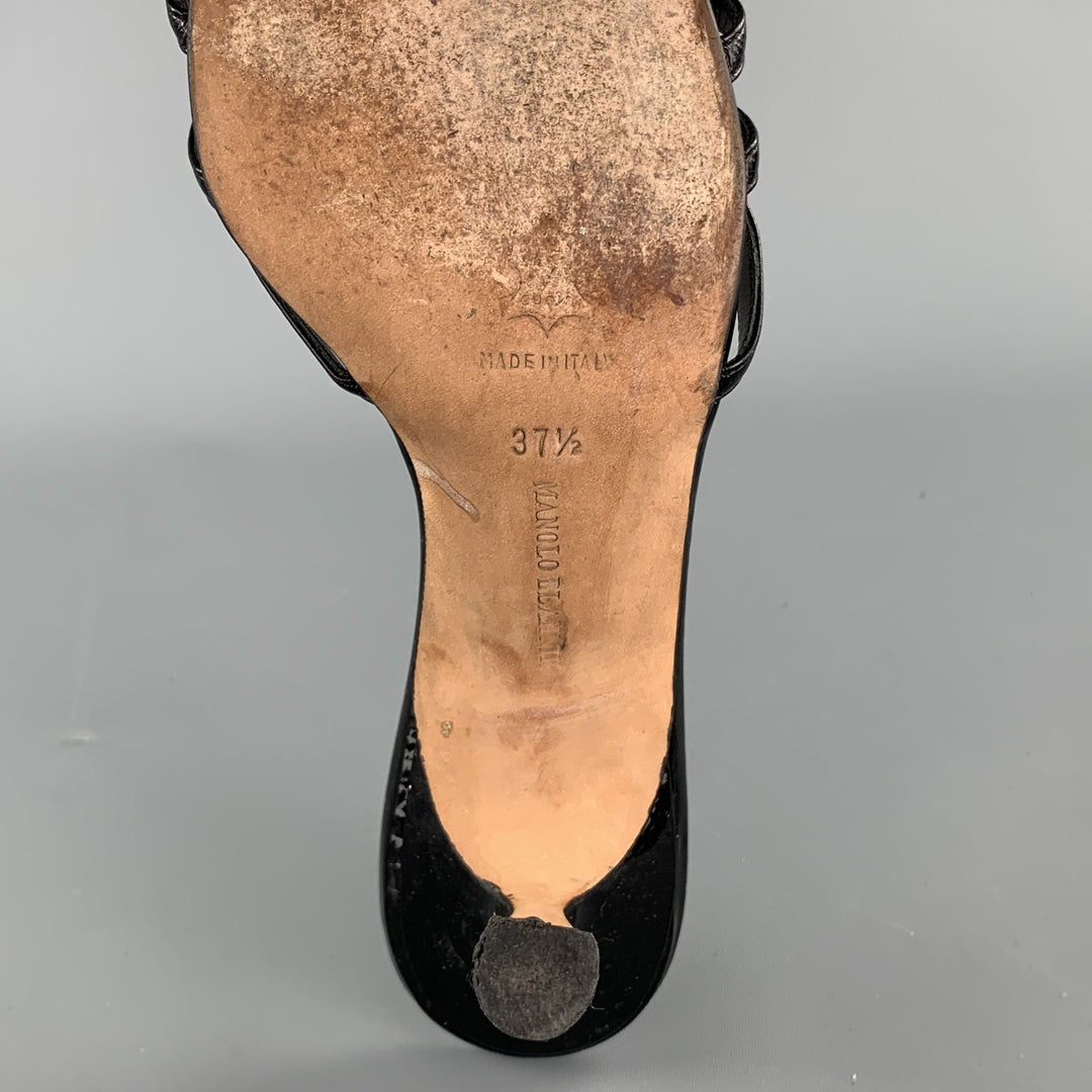 MANOLO BLAHNIK Talla 7.5 Sandalias con tiras de charol negro