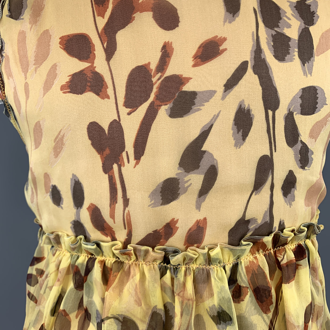 MISSONI Size 2 Yellow Leaf Print Silk Pleated Sleeveles Blouse