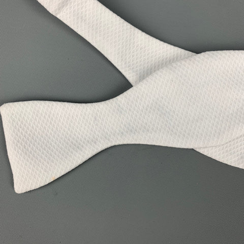 NEW & LINGWOOD White Waffle Knit Cotton Bow Tie