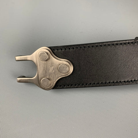 LOUIS VUITTON Size 40 Black Leather Belt