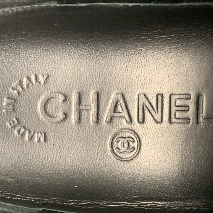CHANEL Taille 7,5 Bottes à enfiler en tweed gris noir avec matériaux mélangés