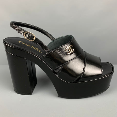 CHANEL Talla 10.5 Sandalias con plataforma de charol negro