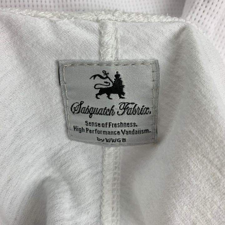 SASQUATCHfabrix Talla M Camiseta blanca de mezcla de algodón y malla con cuello redondo